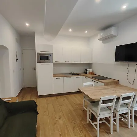 Il Nido Dei Vicoli- A Due Passi Dall' Acquario Генуя