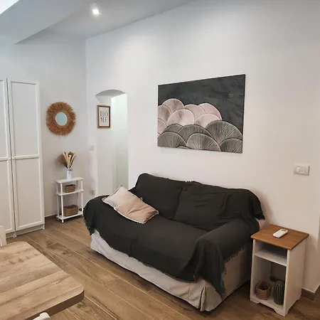 Il Nido Dei Vicoli- A Due Passi Dall' Acquario Апартаменты *